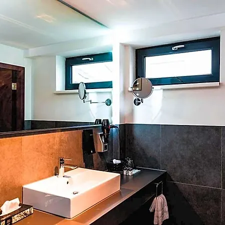 Hotel Bliss 4*