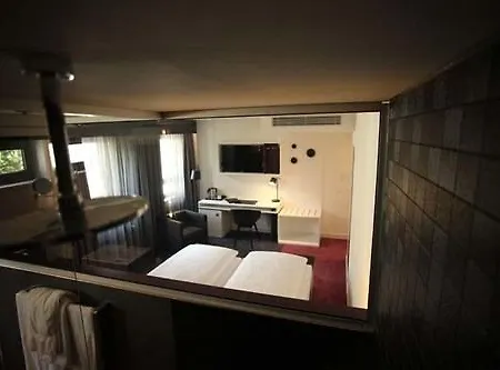 ブリス 4*